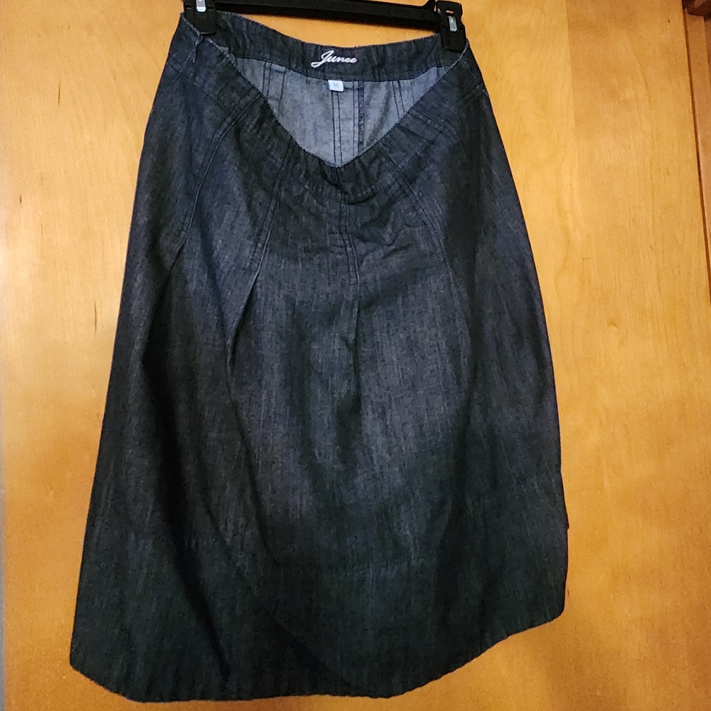 Denim skirt below knee length